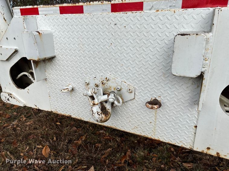 image for item EV3303 Track carrier with digger derrick