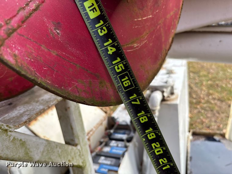 image for item EV3303 Track carrier with digger derrick