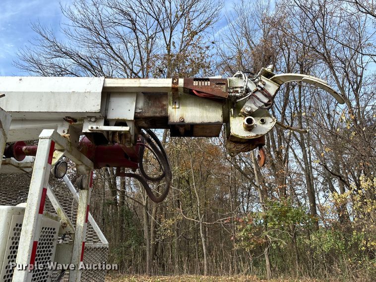 image for item EV3303 Track carrier with digger derrick
