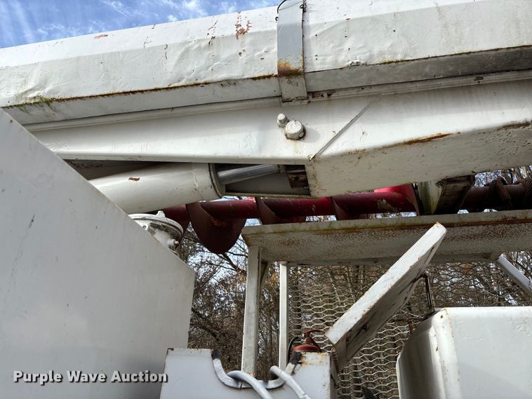 image for item EV3303 Track carrier with digger derrick