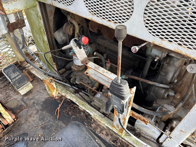 image for item EV3303 Track carrier with digger derrick