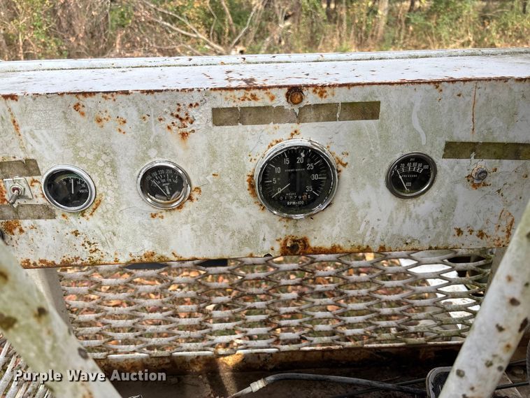 image for item EV3303 Track carrier with digger derrick