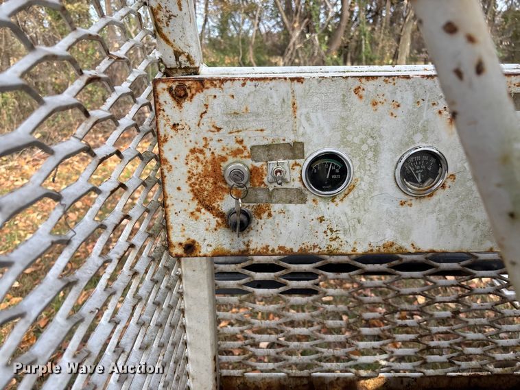 image for item EV3303 Track carrier with digger derrick