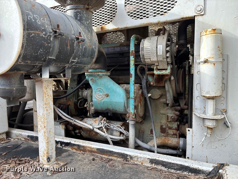 image for item EV3303 Track carrier with digger derrick