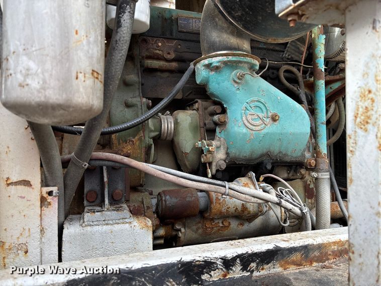 image for item EV3303 Track carrier with digger derrick