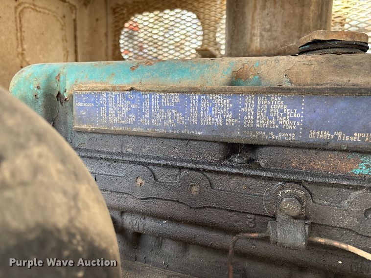 image for item EV3303 Track carrier with digger derrick