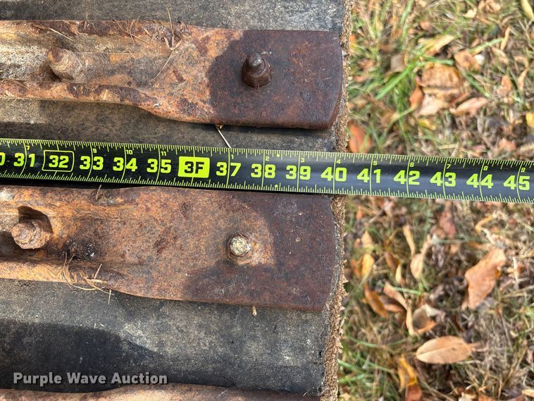 image for item EV3303 Track carrier with digger derrick