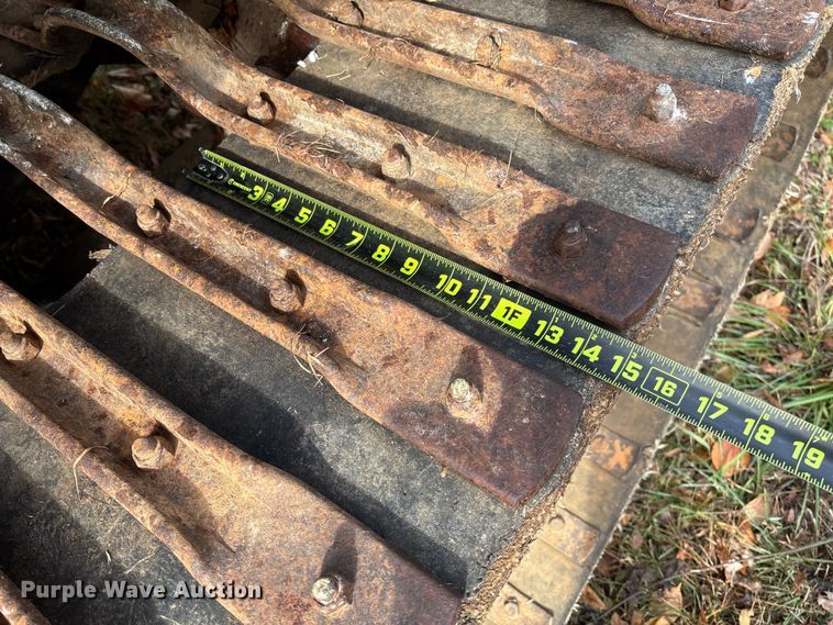 image for item EV3303 Track carrier with digger derrick