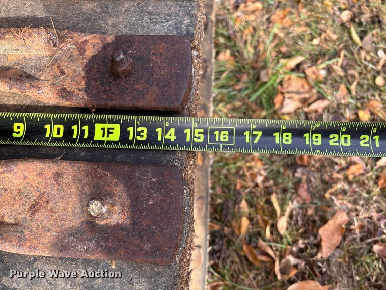 image for item EV3303 Track carrier with digger derrick