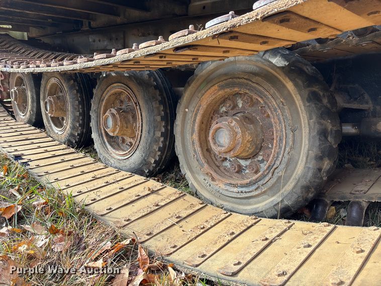 image for item EV3303 Track carrier with digger derrick