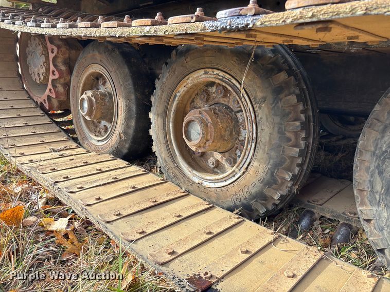 image for item EV3303 Track carrier with digger derrick