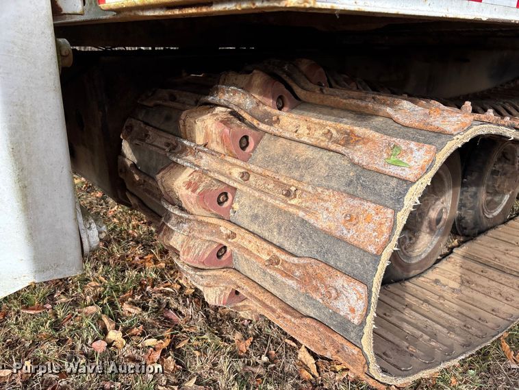 image for item EV3303 Track carrier with digger derrick