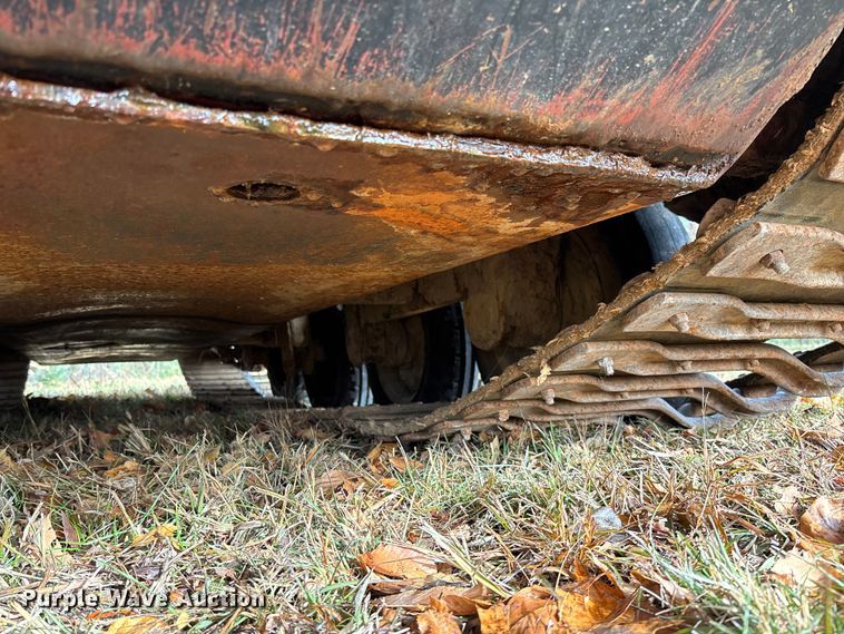 image for item EV3303 Track carrier with digger derrick