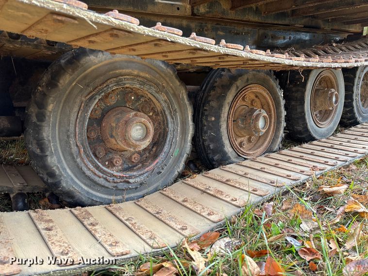 image for item EV3303 Track carrier with digger derrick