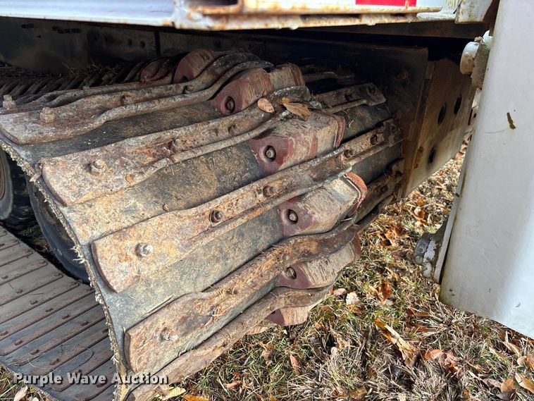 image for item EV3303 Track carrier with digger derrick