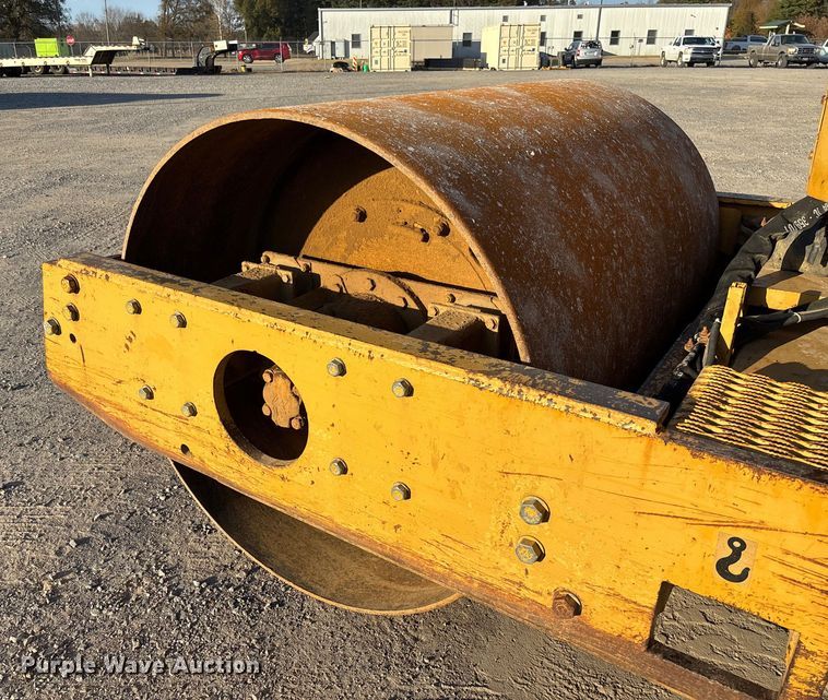 image for item EV3307 1989 Caterpillar CP-433B single drum vibratory roller