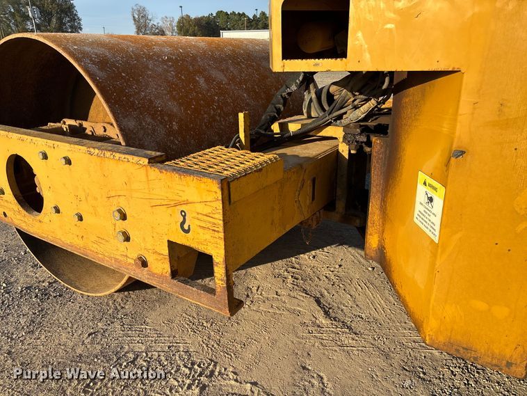 image for item EV3307 1989 Caterpillar CP-433B single drum vibratory roller