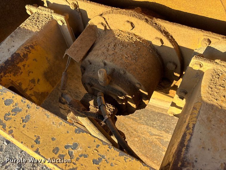 image for item EV3307 1989 Caterpillar CP-433B single drum vibratory roller