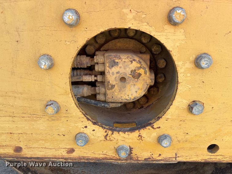 image for item EV3307 1989 Caterpillar CP-433B single drum vibratory roller