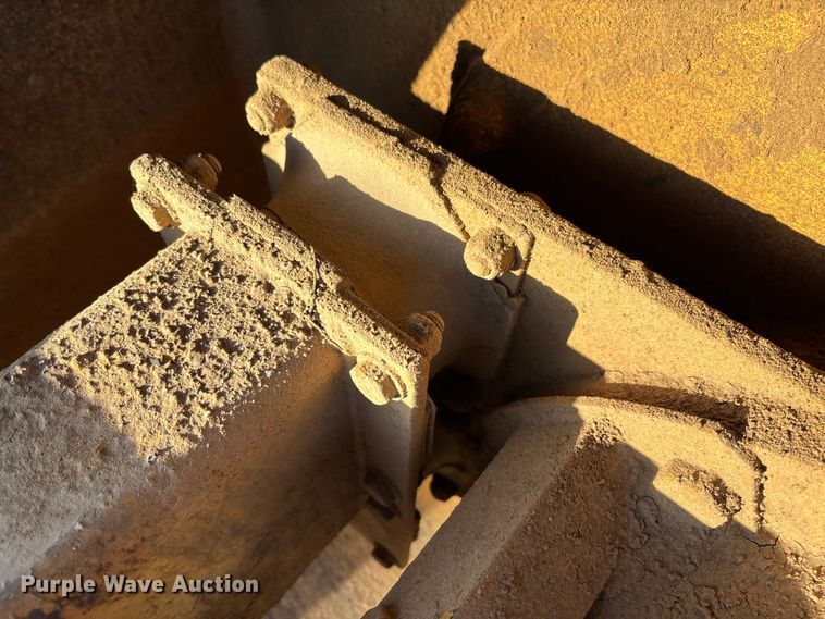 image for item EV3307 1989 Caterpillar CP-433B single drum vibratory roller