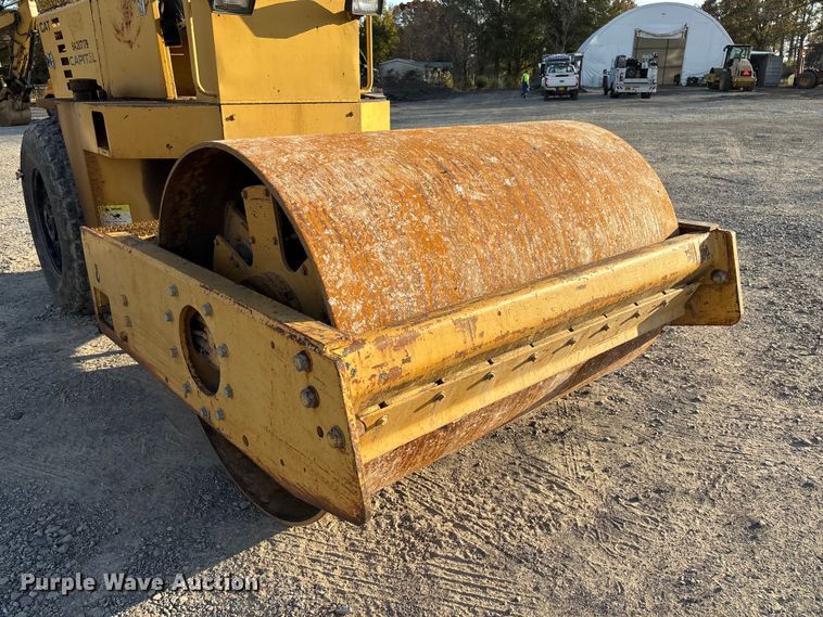 image for item EV3307 1989 Caterpillar CP-433B single drum vibratory roller