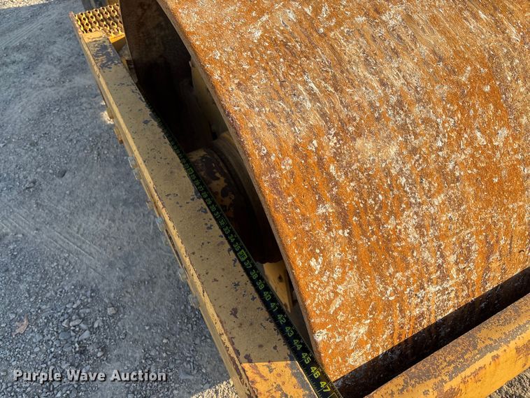 image for item EV3307 1989 Caterpillar CP-433B single drum vibratory roller