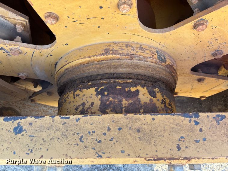 image for item EV3307 1989 Caterpillar CP-433B single drum vibratory roller