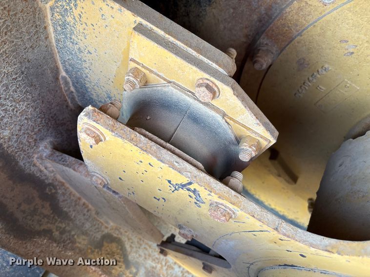 image for item EV3307 1989 Caterpillar CP-433B single drum vibratory roller