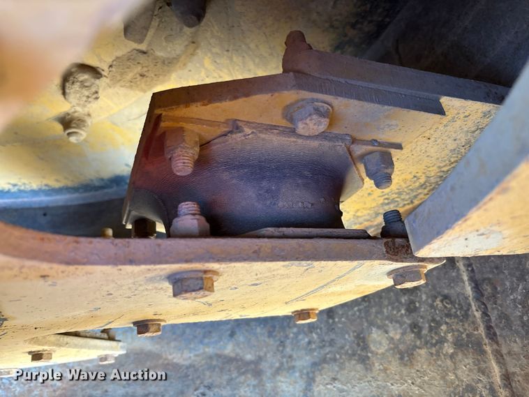 image for item EV3307 1989 Caterpillar CP-433B single drum vibratory roller