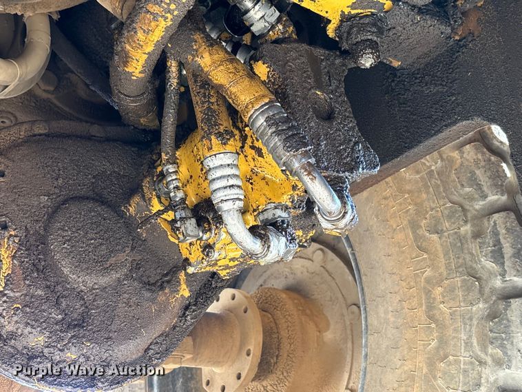 image for item EV3307 1989 Caterpillar CP-433B single drum vibratory roller