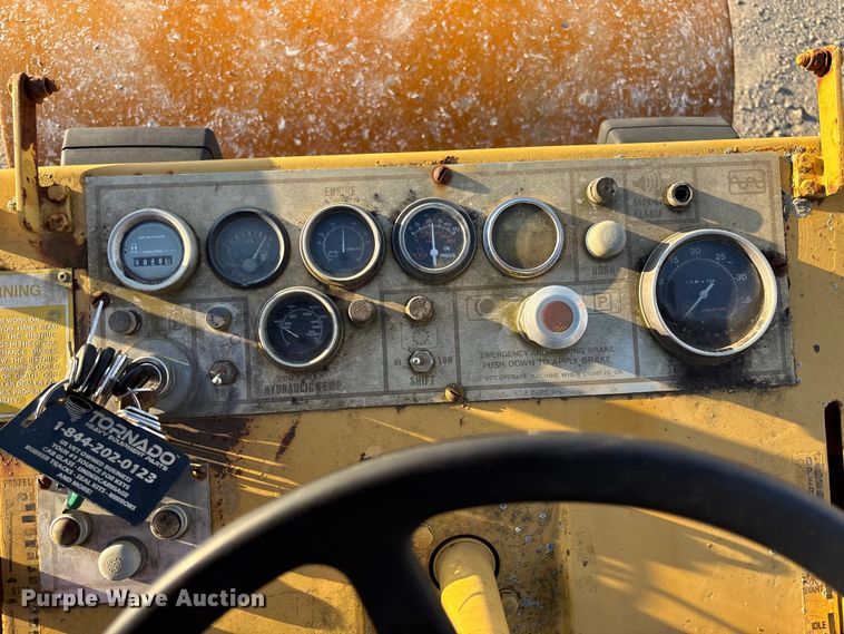 image for item EV3307 1989 Caterpillar CP-433B single drum vibratory roller