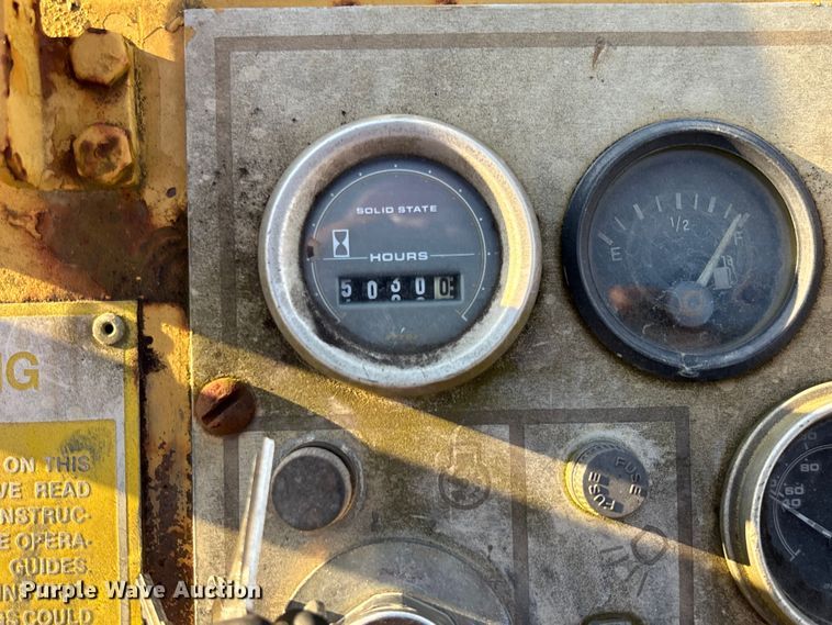 image for item EV3307 1989 Caterpillar CP-433B single drum vibratory roller