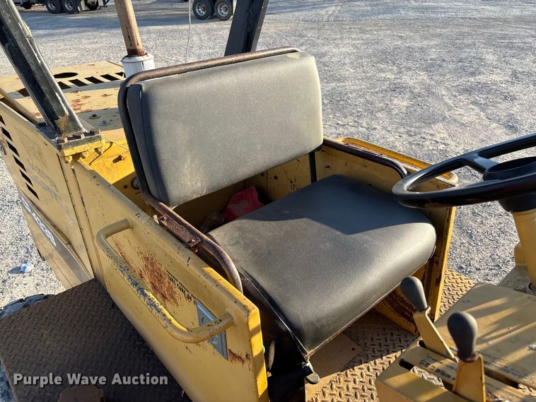 image for item EV3307 1989 Caterpillar CP-433B single drum vibratory roller