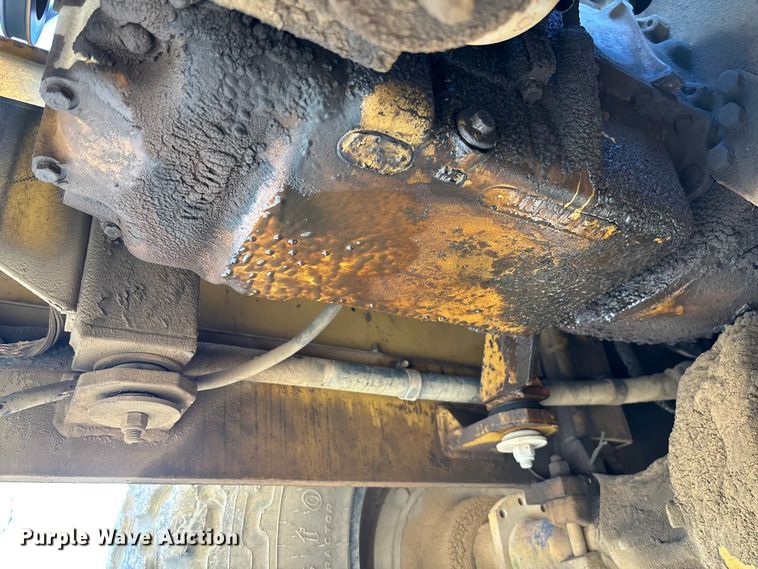 image for item EV3307 1989 Caterpillar CP-433B single drum vibratory roller