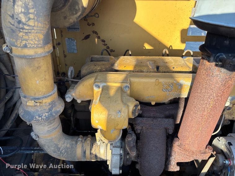 image for item EV3307 1989 Caterpillar CP-433B single drum vibratory roller