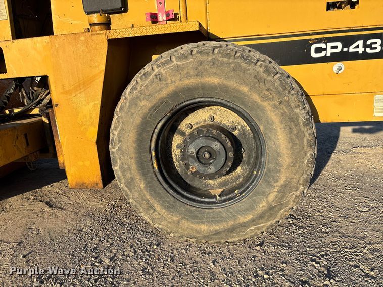 image for item EV3307 1989 Caterpillar CP-433B single drum vibratory roller