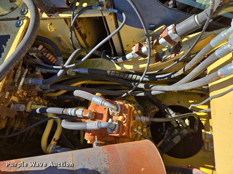 image for item EV4407 2004 Komatsu PC300LC-7L excavator