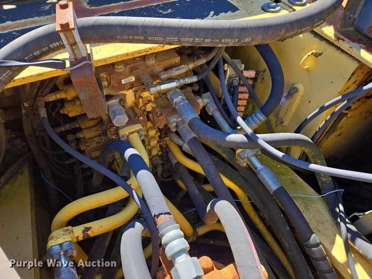 image for item EV4407 2004 Komatsu PC300LC-7L excavator