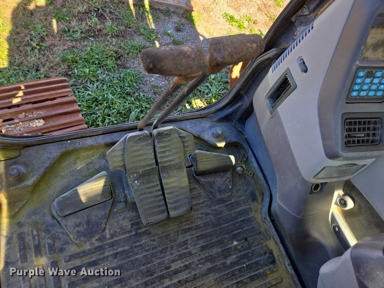 image for item EV4407 2004 Komatsu PC300LC-7L excavator