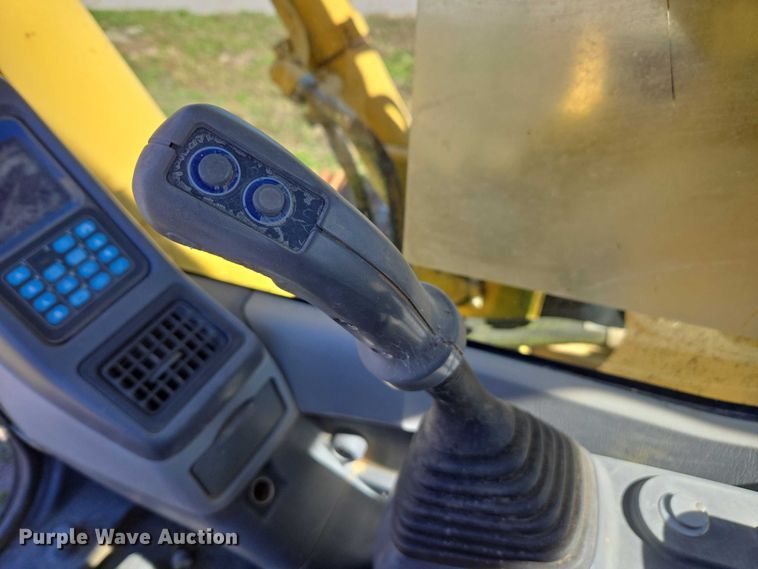 image for item EV4407 2004 Komatsu PC300LC-7L excavator