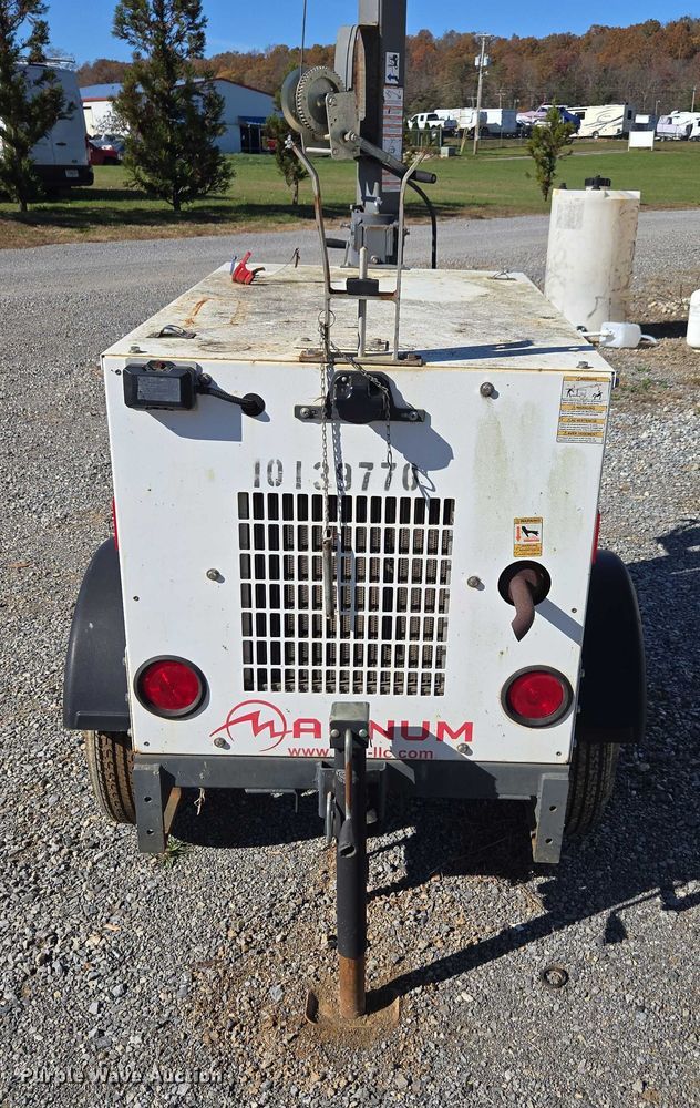 image for item EV4411 2013 Magnum MLT3060M  light plant