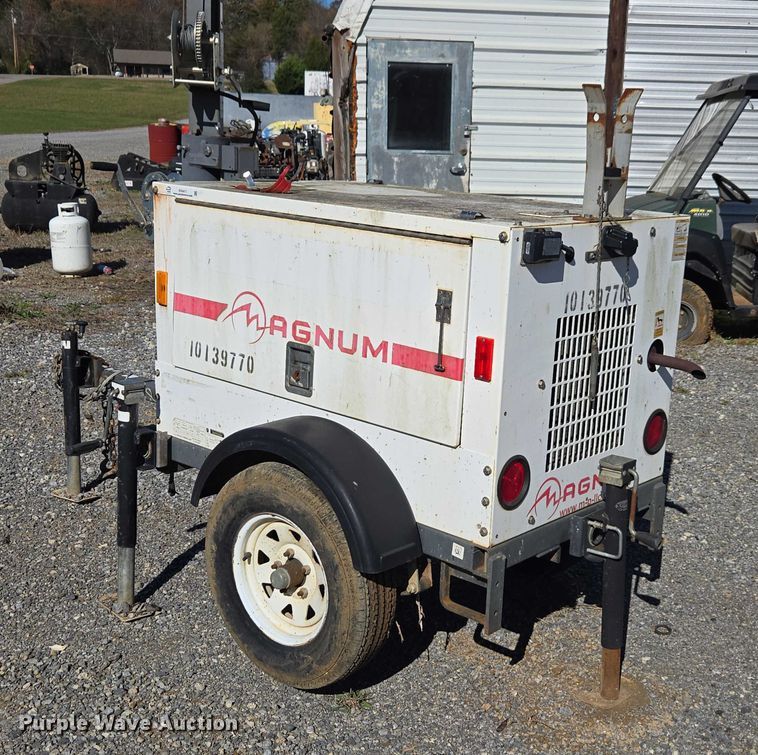 image for item EV4411 2013 Magnum MLT3060M  light plant