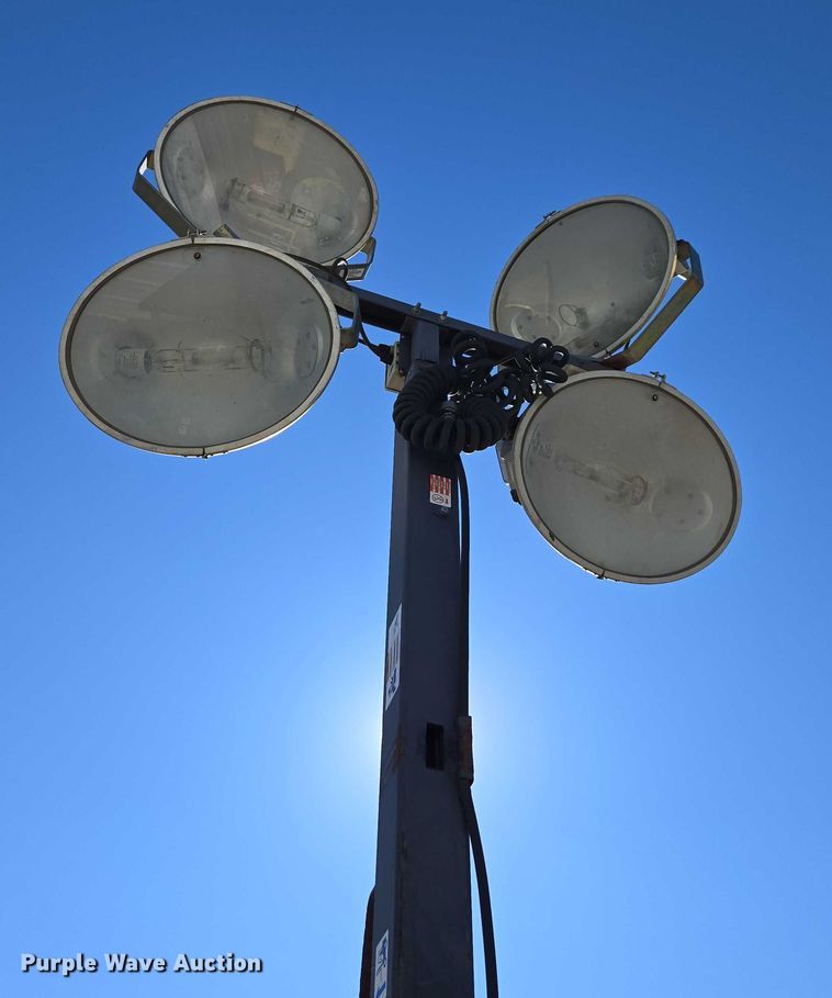 image for item EV4411 2013 Magnum MLT3060M  light plant