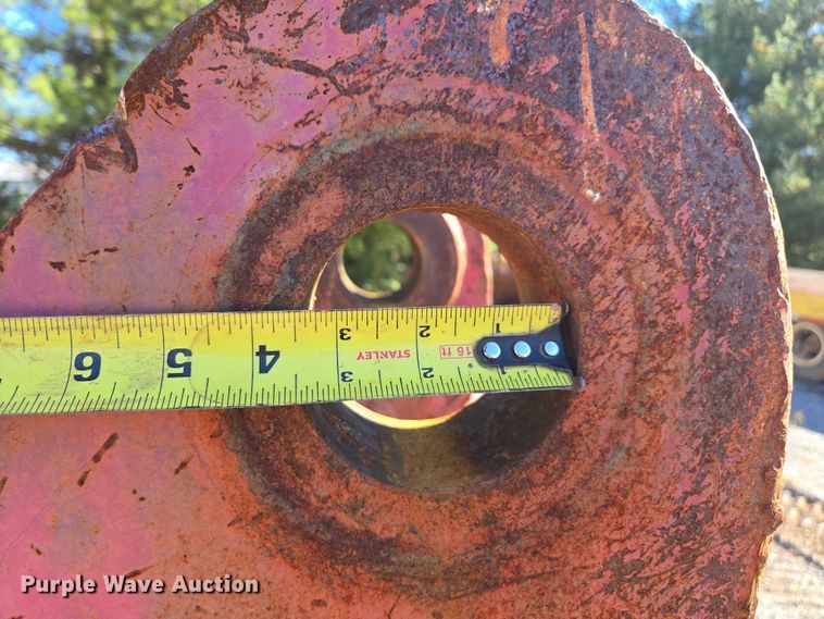 image for item EV4412 Excavator attachments