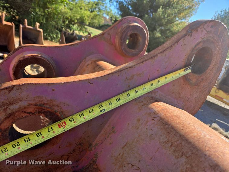 image for item EV4412 Excavator attachments