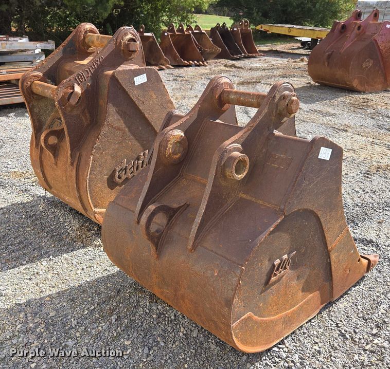 image for item EV4413 (2) excavator buckets