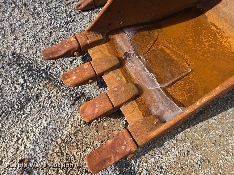 image for item EV4413 (2) excavator buckets