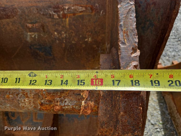 image for item EV4413 (2) excavator buckets