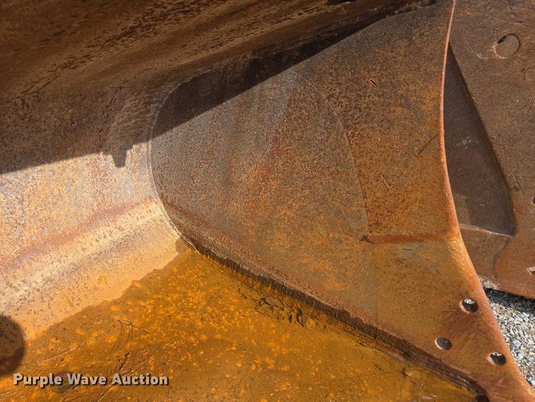 image for item EV4413 (2) excavator buckets