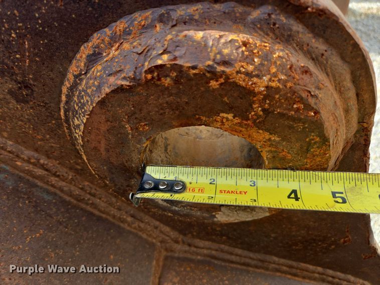 image for item EV4413 (2) excavator buckets